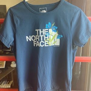 NWOT women’s north face recycled T-shirt.